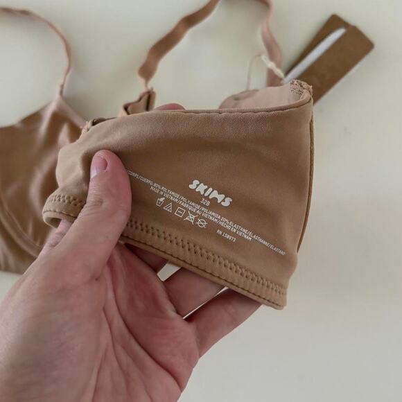 NWT Skims Unlined Demi Bra - Picture 3 of 3